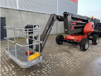 Zglobna platforma MANITOU
