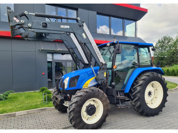 Traktor NEW HOLLAND T5000
