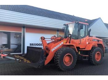 Utovarivač točkaš Doosan DL 200 shovel: slika 1