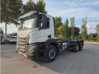 Kamion za prevoz kontejnera/ Kamion sa promenjivim sandukom IVECO X-WAY