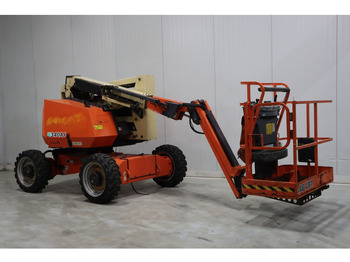 Zglobna platforma JLG