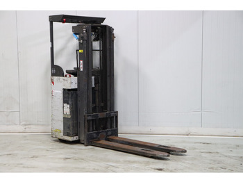 Regalni viljuškar NISSAN