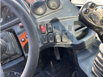 Utovarivač točkaš KUBOTA R082: slika 5