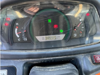 Utovarivač točkaš KUBOTA R082: slika 4