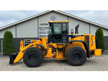 Utovarivač točkaš HYUNDAI