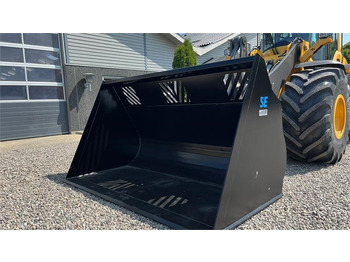 Utovarivač točkaš Volvo 4m3 skovl med Volvo beslag på. Den er 2.75m bred: slika 2