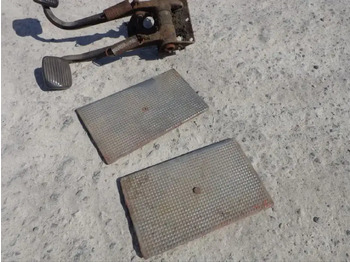 Pedala za Kamion Scania Brake AND Clutch Pedal From Scania LB 0 AND LB1 Serie: slika 3 Pedala za Kamion Scania Brake AND Clutch Pedal From Scania LB 0 AND LB1 Serie: slika 3