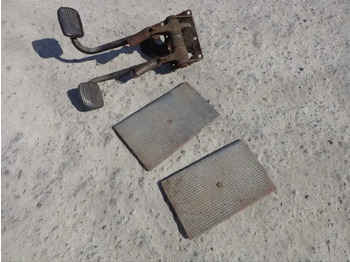 Pedala za Kamion Scania Brake AND Clutch Pedal From Scania LB 0 AND LB1 Serie: slika 2 Pedala za Kamion Scania Brake AND Clutch Pedal From Scania LB 0 AND LB1 Serie: slika 2