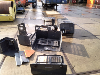 Vrata i delovi HITACHI