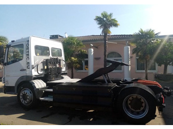 Kamion MERCEDES-BENZ