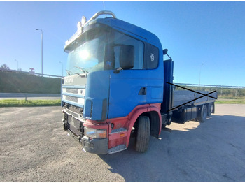 Kamion sa golom šasijom i zatvorenom kabinom SCANIA R114