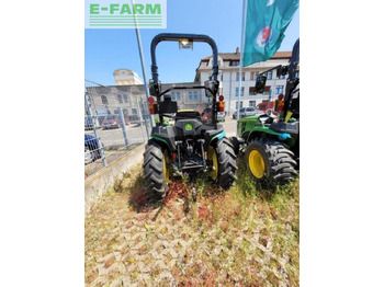 Traktor John Deere 3025e industrie (3038e): slika 2