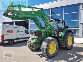 Traktor JOHN DEERE 6820