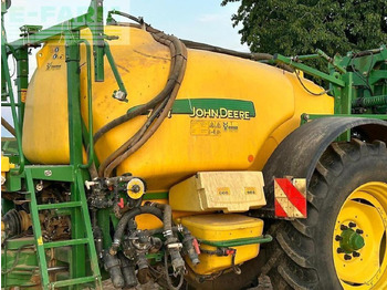 Vučena prskalica JOHN DEERE