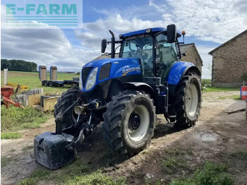 Traktor NEW HOLLAND T7.200