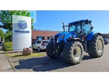 Traktor NEW HOLLAND T7.250