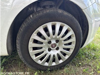 Automobil Fiat Punto - BW504YJ: slika 4