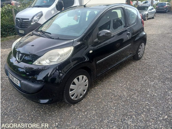 Automobil PEUGEOT