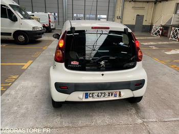 Automobil PEUGEOT
