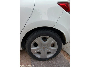 Automobil Renault Clio IV 5 Portes 1.5 dCi FAP Energy eco2 S&S 90 cv: slika 4 Automobil Renault Clio IV 5 Portes 1.5 dCi FAP Energy eco2 S&S 90 cv: slika 4