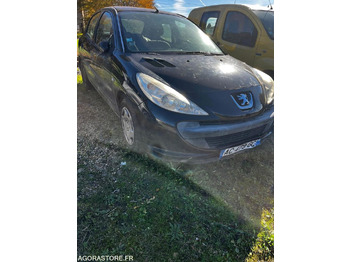 Automobil PEUGEOT