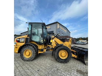 Utovarivač točkaš CATERPILLAR