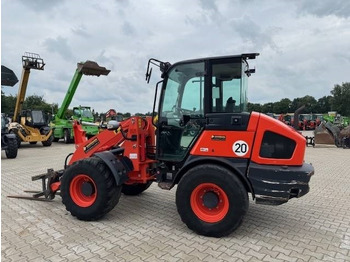 Utovarivač točkaš KUBOTA R090