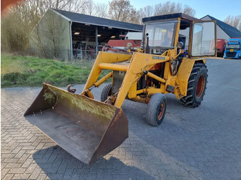 Traktor JOHN DEERE