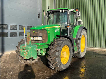 Traktor JOHN DEERE 6820