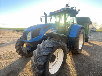 Traktor NEW HOLLAND TVT