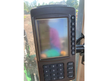 Poljoprivredna mašina JOHN DEERE