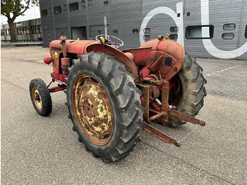 Traktor David Brown 950: slika 3 Traktor David Brown 950: slika 3