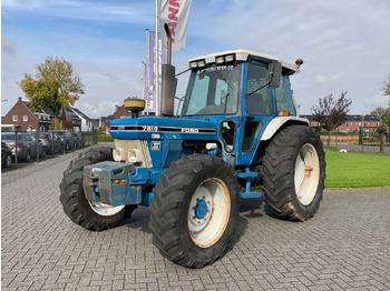 Traktor FORD