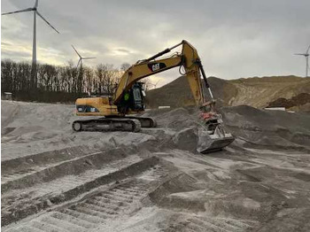 Bager guseničar Komatsu 323D: slika 3