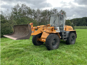 Utovarivač točkaš LIEBHERR L 512