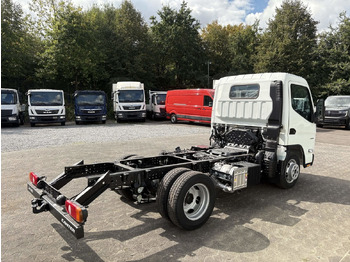 Novu Kamion sa golom šasijom i zatvorenom kabinom FUSO 3S15 Fahrgestell 2500 Nebenantrieb: slika 5