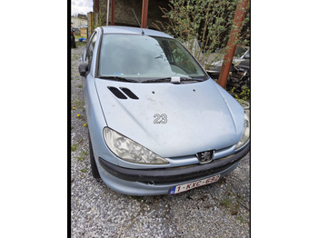 Automobil PEUGEOT