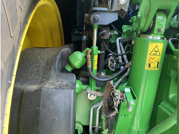 Traktor John Deere 6215R: slika 5