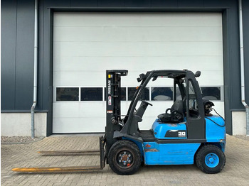 Gasni viljuškar NISSAN