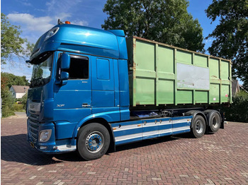 Kamion sa hidrauličnom kukom DAF XF 530