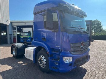 Tegljač MERCEDES-BENZ Actros 1936