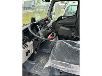 Interior photo 1:  Lizing Mitsubishi Canter FUSO 70C18 Isotherm Koffer Mitsubishi Canter FUSO 70C18 Isotherm Koffer