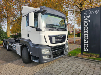 Kamion sa hidrauličnom kukom MAN TGS