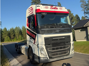 Kamion sa golom šasijom i zatvorenom kabinom Volvo FH460 Globe 2016: slika 4 Kamion sa golom šasijom i zatvorenom kabinom Volvo FH460 Globe 2016: slika 4