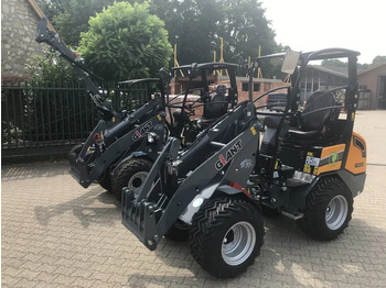 Zglobni utovarivač GIANT