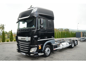 Kamion sa ceradom DAF XF 480
