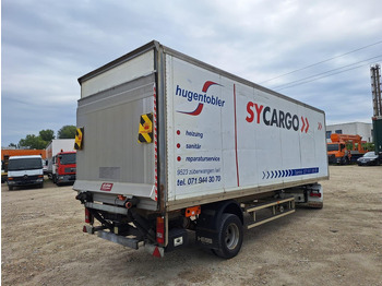 Poluprikolica sa zatvorenim sandukom