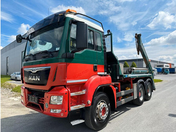 Kamion za utovaranje kontejnera MAN TGS 26.400