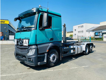 Kamion sa tovarnim sandukom MERCEDES-BENZ Actros 2545