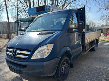 Kamion sa tovarnim sandukom MERCEDES-BENZ Sprinter 515